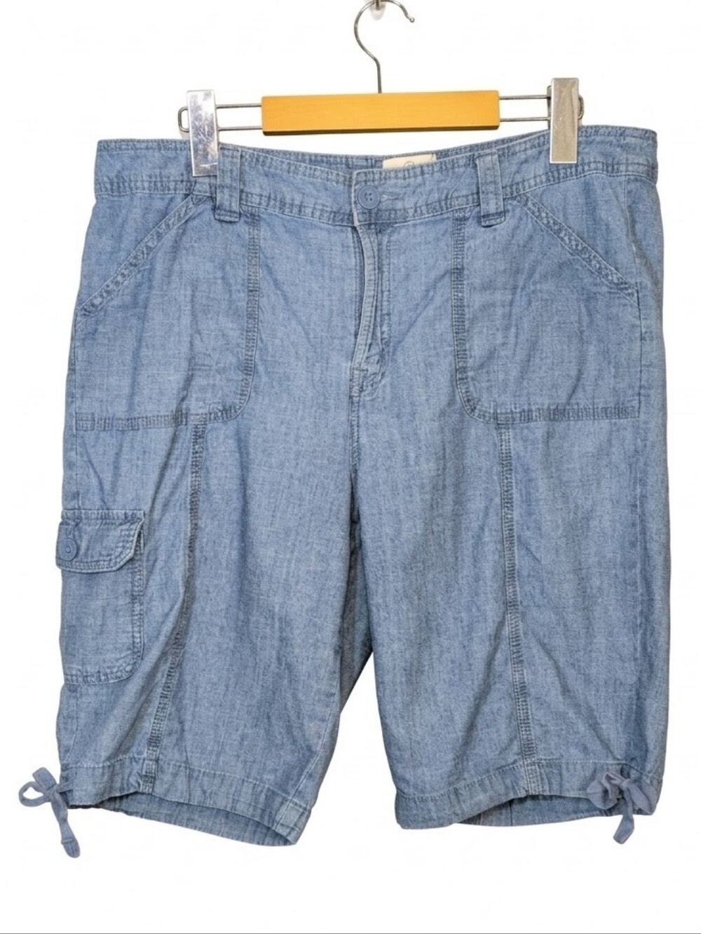 St. John's Bay Chambray Utility Shorts Womens Size 12 Blue Lightweight Denim